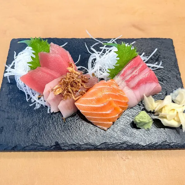 Sashimi Regular (18 pcs) — Futigi, Fresh Meadows
